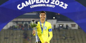 Carlo Ancelotti convoca o zagueiro Vitor Reis, do Girona