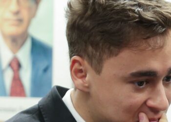 Nikolas Ferreira viajou em jato de Vorcaro na campanha de 2022