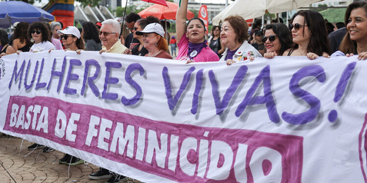 Recorde de feminicídios é tema de debate em comissão mista na quarta — Senado Notícias