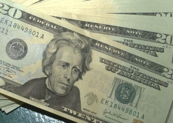 Apesar de guerra, dólar cai 1,27%, e bolsa sobe 3% na semana