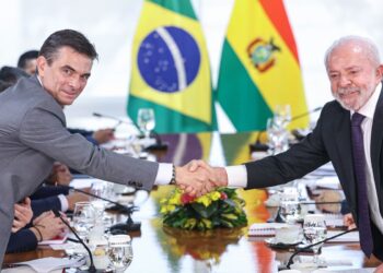 Brasil quer aumentar produção e importação de gás da Bolívia