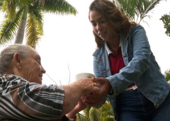 Estudo mostra que 90% dos cuidadores informais no Brasil são mulheres