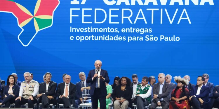 Lula questiona BC sobre corte da Selic: “esperava pelo menos 0,5%”