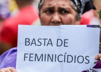 Relatório aponta média de 12 mulheres vítimas de violência por dia