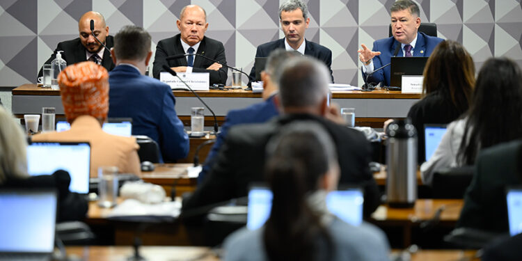 CPMI do INSS deve acabar nesta noite, com ou sem aprovação do relatório — Senado Notícias