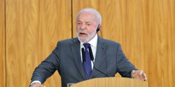 Lula cancela ida ao Chile e chanceler representará Brasil em posse