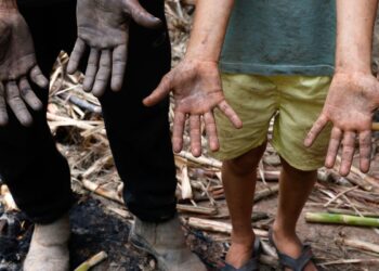 Famílias lutam para reconstruir a vida um mês depois de chuvas em MG