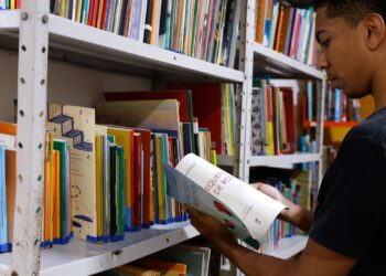 Alerj aprova formação de jovens para promover leitura e escrita no RJ