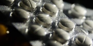 Câmara aprova regras para comercialização de remédios em supermercados