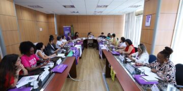 Movimento feminista protesta contra escala 6×1 e violência global