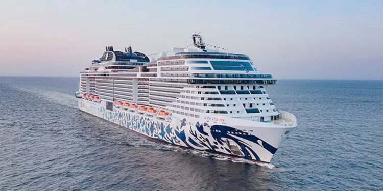 Passageiros de cruzeiro retido em Dubai começam a voltar pra casa