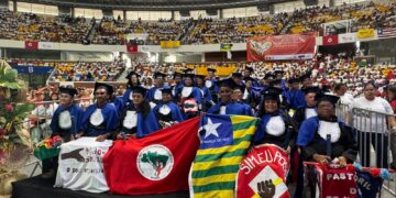 Festa em Recife celebra 30 mil alfabetizados em programa social