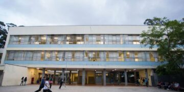 Professores do estado de SP finalizam greve, mas mantêm mobilização