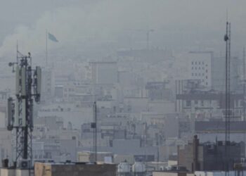 Aeronave dos EUA é abatida sobre Irã e piloto está desaparecido