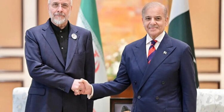 Líderes do Irã e EUA se reúnem no Paquistão em busca de acordo de paz