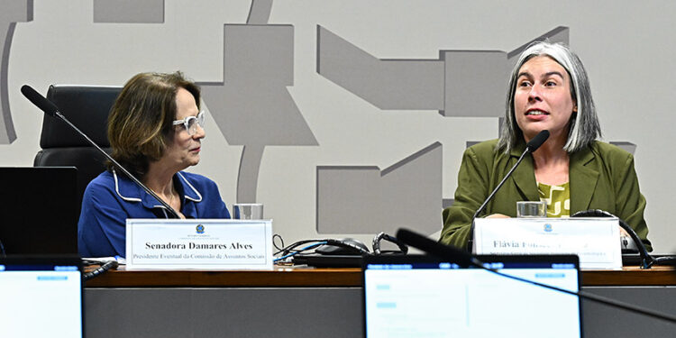 Cigarro eletrônico atrai jovens e agrava dependência, segundo especialistas — Senado Notícias