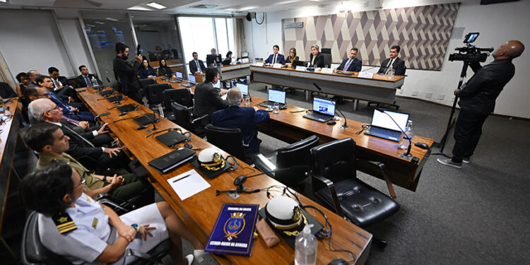 Aposentadoria compulsória é defendida em audiência na CCJ — Senado Notícias