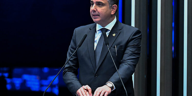 Rodrigo Pacheco defende SUS e integração federativa — Senado Notícias