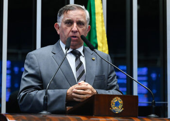 Izalci critica gestão do DF e investimentos do BRB — Senado Notícias