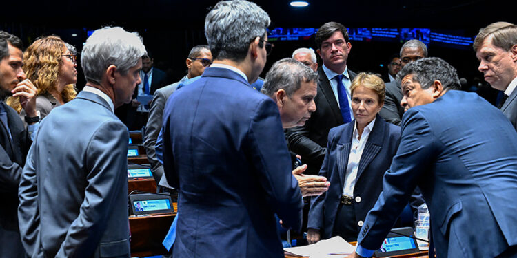 MP que muda regras do seguro-defeso é alterada no Senado e volta à Câmara — Senado Notícias