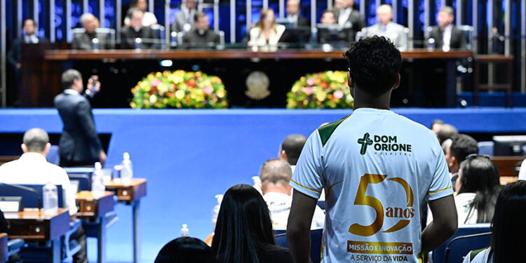 Sessão especial destaca compromisso social do Hospital Dom Orione — Senado Notícias