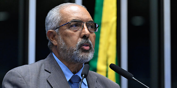 Paim cobra votação de proposta que reduz jornada para 40 horas — Senado Notícias