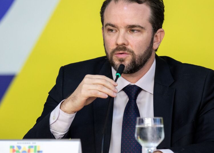 Proposta de subsídio ao diesel importado tem adesão de 25 estados