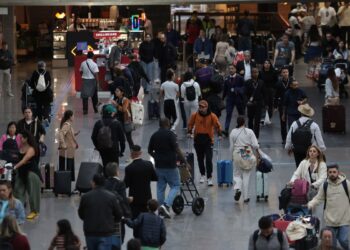 Feriado de Tiradentes aumenta fluxo de passageiros em aeroportos