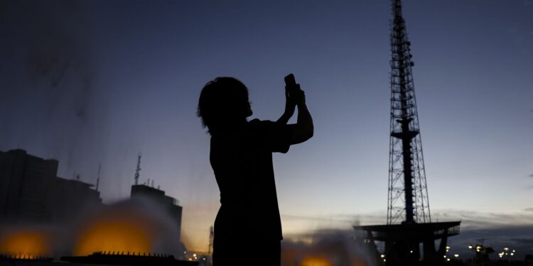 Artistas traduzem Brasília sem precisar de palavras 