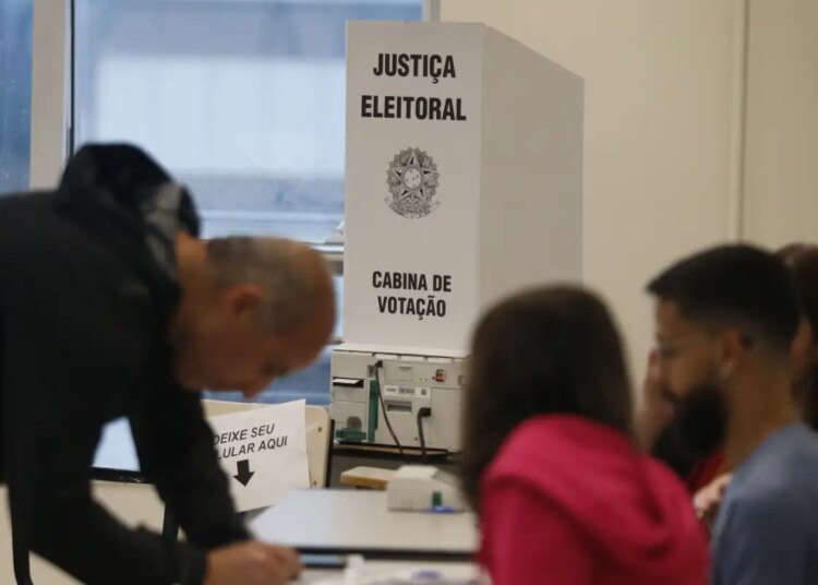 Número de eleitores com mais de 60 anos cresceu 74%, aponta pesquisa