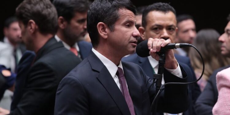 Câmara aprova proposta que proíbe veto a locação de imóvel para partido político – Notícias