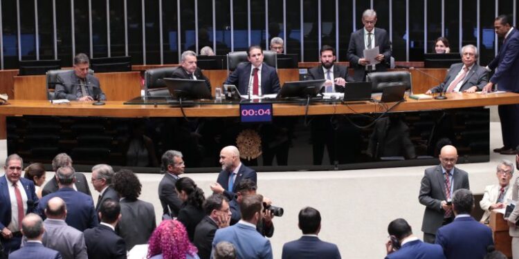 Câmara aprova projeto que autoriza isenção do Imposto sobre Serviços na Copa do Mundo Feminina de 2027 – Notícias