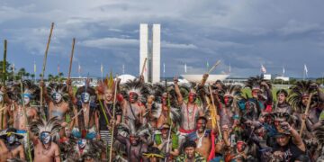 Indígenas levam a Itamaraty proposta de áreas livres de petróleo e gás