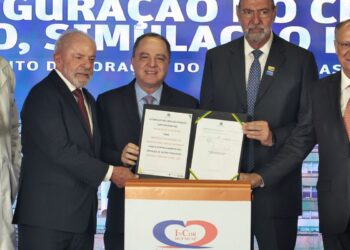 Lula sanciona lei do marco regulatório da vacina contra o câncer