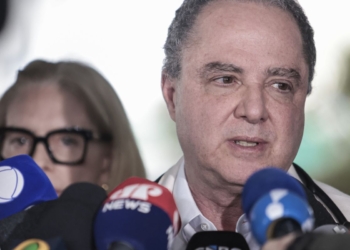Médico diz que Lula retirou lesão e deve repousar nos próximos dias