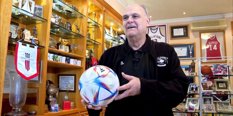 Em entrevistas, Oscar mostra relíquias e revela ídolos do esporte