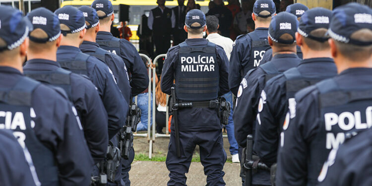 Sancionada lei que reajusta salários da segurança do DF — Senado Notícias