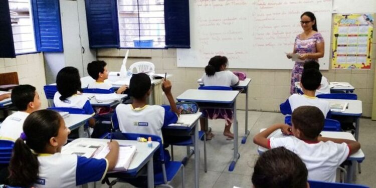 Oficina Legislativa promove premiação para estudantes e professores do DF — Senado Notícias