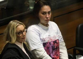 Monique Medeiros se entrega à polícia e volta a ser presa