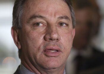 TSE adia conclusão de julgamento que pode cassar governador de Roraima