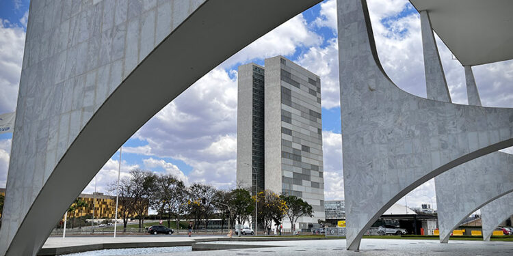 Presidente da República pode enviar nova indicação à vaga do STF — Senado Notícias