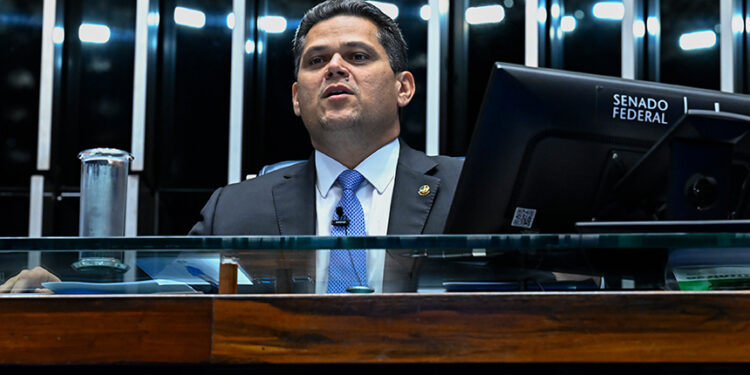 Davi Alcolumbre promulga Lei da Dosimetria — Senado Notícias