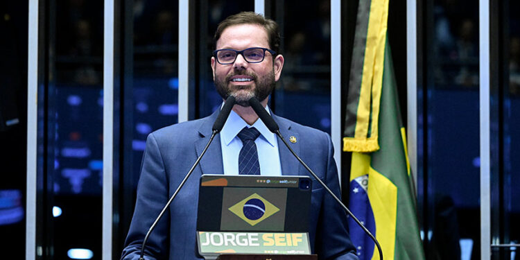 Seif apresenta balanço do mandato e anuncia licença temporária — Senado Notícias