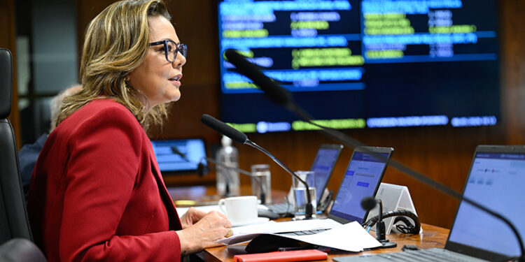 Avança projeto que destina parte do imposto sobre as bets para esporte militar — Senado Notícias