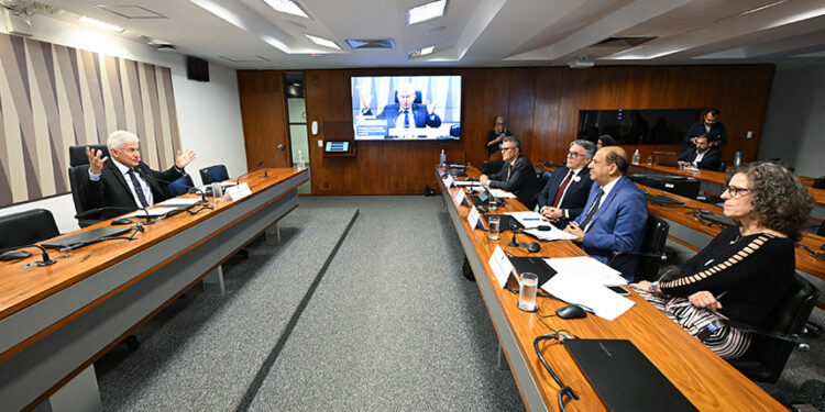 Formação profissional e IA são destaque em audiência de frente parlamentar — Senado Notícias