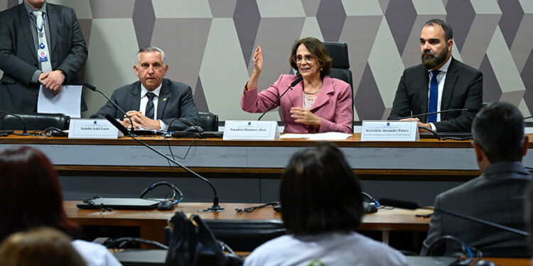 Congresso instala Frente Parlamentar de Defesa dos Feirantes — Senado Notícias