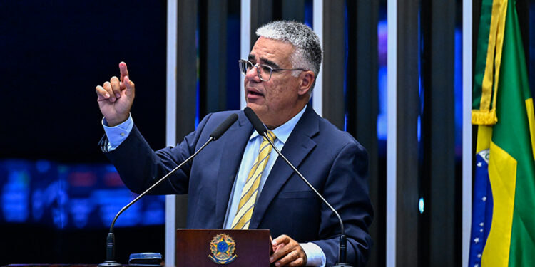 Ação no TSE contra cinebiografia de Bolsonaro é censura prévia, acusa Girão — Senado Notícias