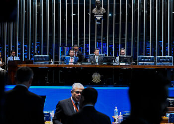 Plenário aprova Copa Feminina e prêmio para jogadoras pioneiras — Senado Notícias