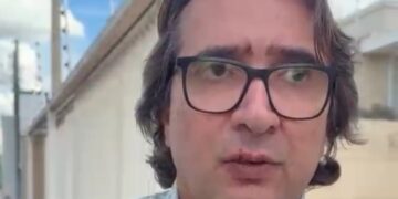 Chefe de gabinete e vereador invadem gabinete do vice-prefeito; socos e tapas
