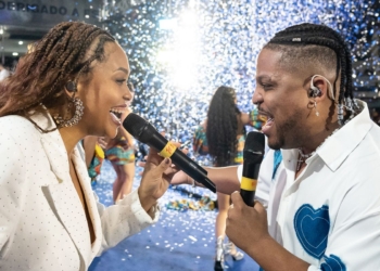 Primeira mulher intérprete do carnaval do Rio recebe prêmio da Alerj
